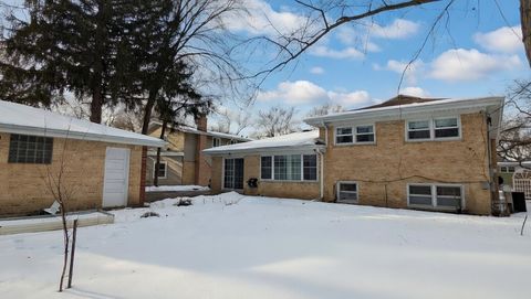 Tiny photo for 232 Kilpatrick Avenue, Wilmette, IL 60091 (MLS # 12586928)
