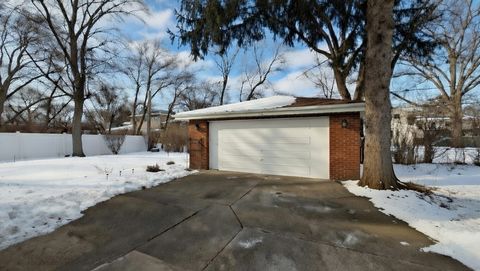 Tiny photo for 232 Kilpatrick Avenue, Wilmette, IL 60091 (MLS # 12586928)