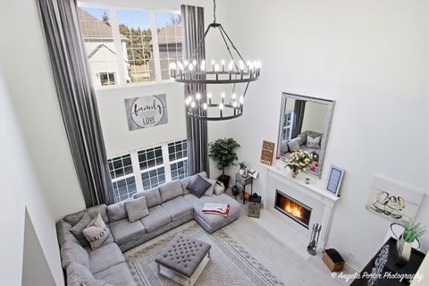 Tiny photo for 9 Laurel Valley Court, Lake In The Hills, IL 60156 (MLS # 12574600)