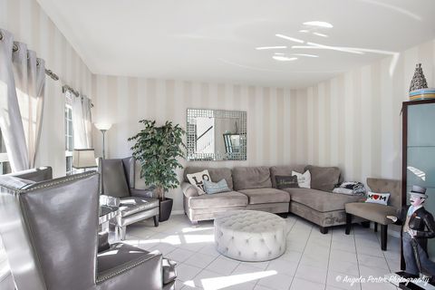 Tiny photo for 9 Laurel Valley Court, Lake In The Hills, IL 60156 (MLS # 12574600)