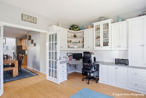 Tiny photo for 9 Laurel Valley Court, Lake In The Hills, IL 60156 (MLS # 12574600)