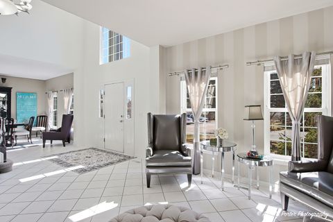 Tiny photo for 9 Laurel Valley Court, Lake In The Hills, IL 60156 (MLS # 12574600)