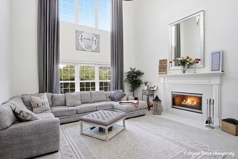 Tiny photo for 9 Laurel Valley Court, Lake In The Hills, IL 60156 (MLS # 12574600)