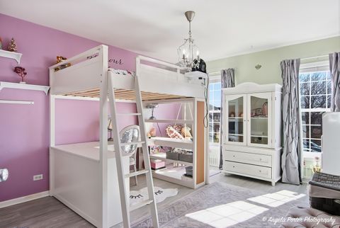 Tiny photo for 9 Laurel Valley Court, Lake In The Hills, IL 60156 (MLS # 12574600)