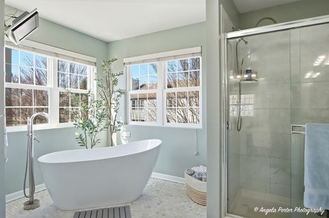 Tiny photo for 9 Laurel Valley Court, Lake In The Hills, IL 60156 (MLS # 12574600)