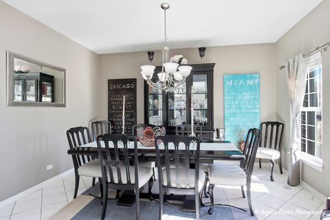 Tiny photo for 9 Laurel Valley Court, Lake In The Hills, IL 60156 (MLS # 12574600)