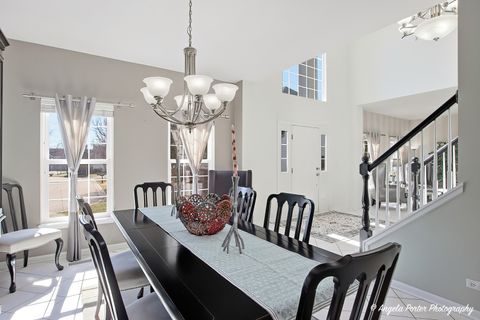 Tiny photo for 9 Laurel Valley Court, Lake In The Hills, IL 60156 (MLS # 12574600)