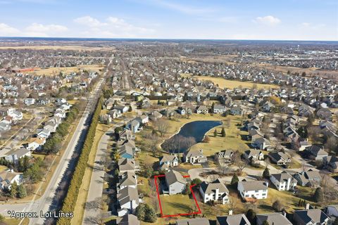 Tiny photo for 9 Laurel Valley Court, Lake In The Hills, IL 60156 (MLS # 12574600)