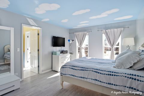 Tiny photo for 9 Laurel Valley Court, Lake In The Hills, IL 60156 (MLS # 12574600)