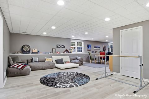 Tiny photo for 9 Laurel Valley Court, Lake In The Hills, IL 60156 (MLS # 12574600)