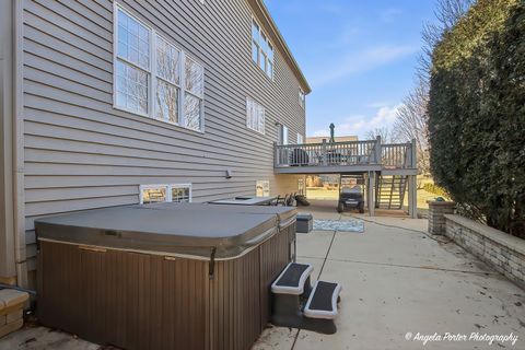 Tiny photo for 9 Laurel Valley Court, Lake In The Hills, IL 60156 (MLS # 12574600)