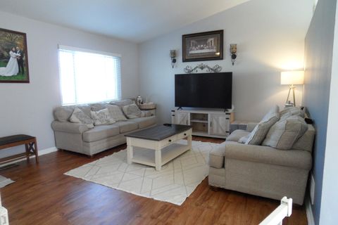 Tiny photo for 1337 Eastwood Drive, Aurora, IL 60506 (MLS # 12603465)