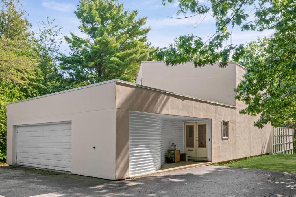 Photo for 625 SHERIDAN Road, Highland Park, IL 60035 (MLS # 12492832)