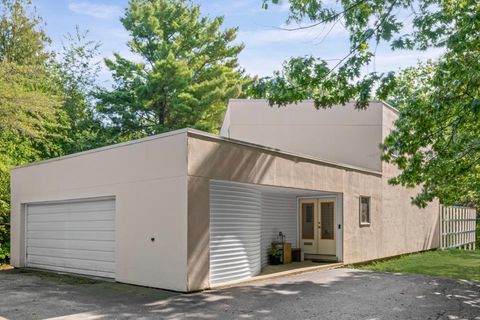 Photo of 625 SHERIDAN Road, Highland Park, IL 60035 (MLS # 12492832) Photo of 625 SHERIDAN Road, Highland Park, IL 60035 (MLS # 12492832)