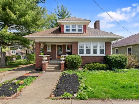 25 N Worth Avenue Elgin IL 60123