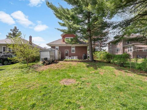 Tiny photo for 25 N Worth Avenue, Elgin, IL 60123 (MLS # 12623034)