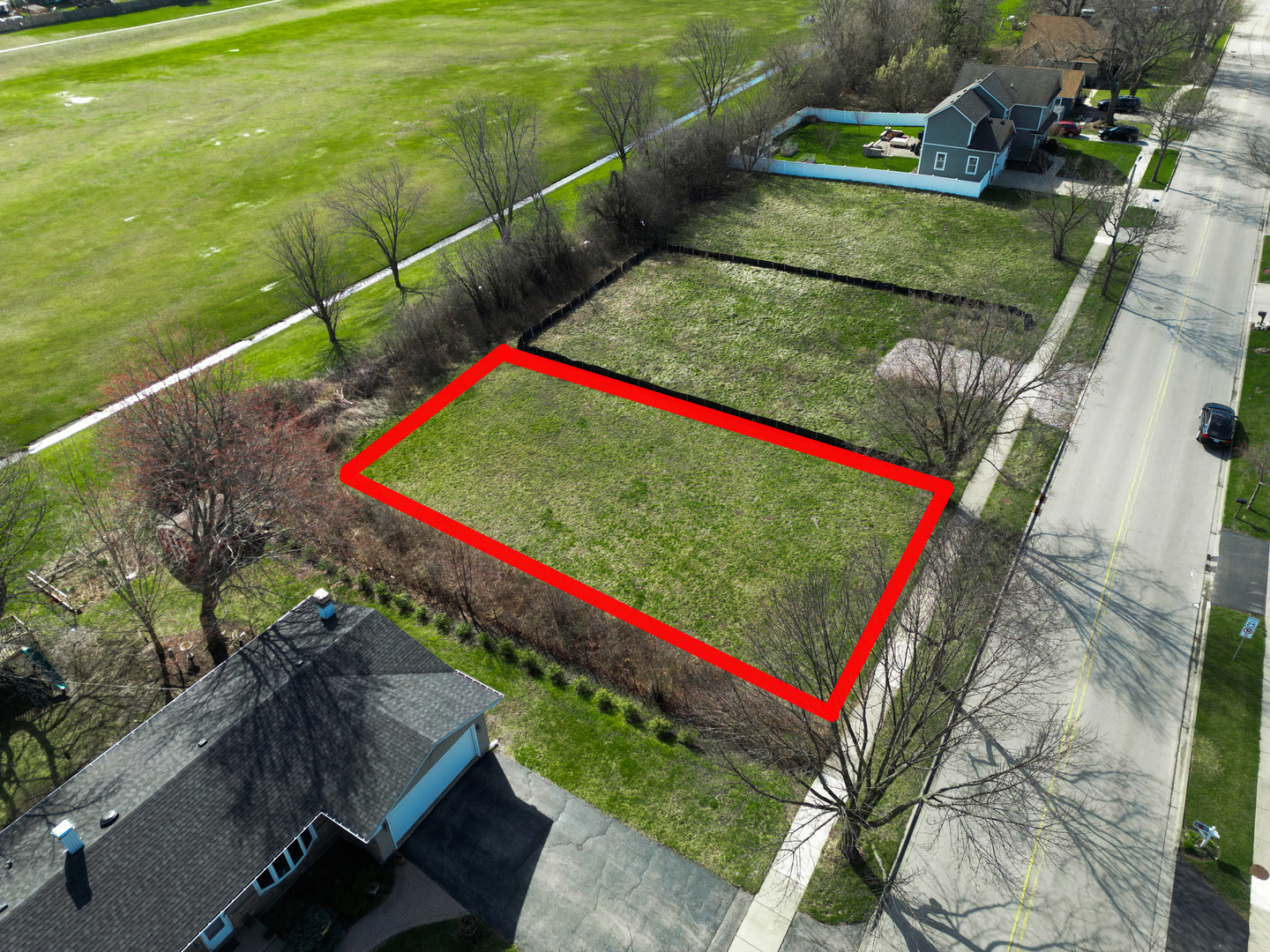 975 Belle Plaine Avenue