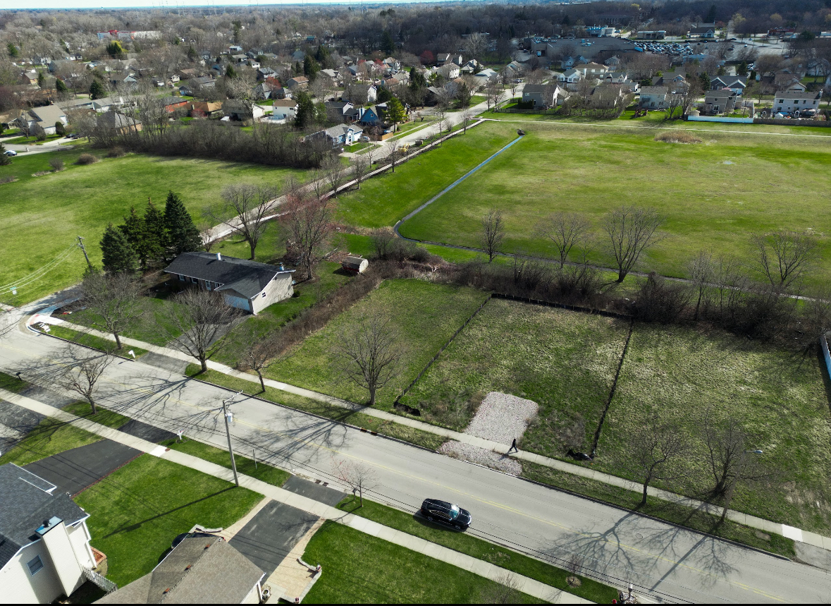 975 Belle Plaine Avenue