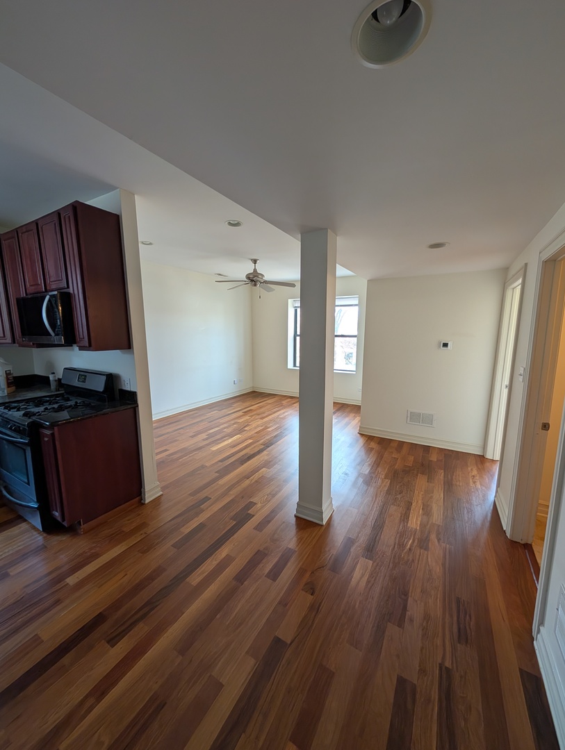 4345 N SAWYER Avenue A3