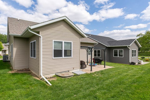 Tiny photo for 1807 W 75th Place W, Davenport, IA 52806 (MLS # 12639024)