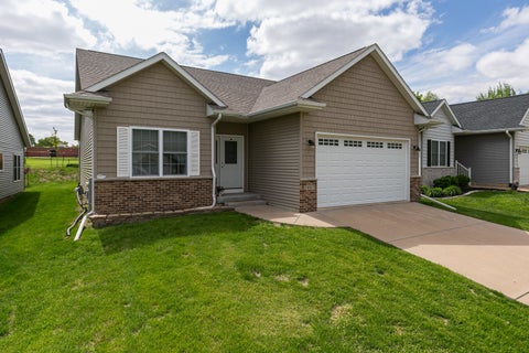 Tiny photo for 1807 W 75th Place W, Davenport, IA 52806 (MLS # 12639024)