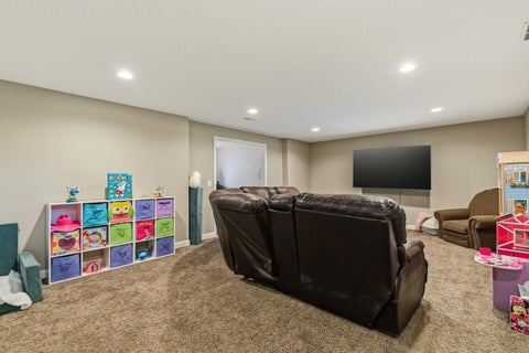 Tiny photo for 1807 W 75th Place W, Davenport, IA 52806 (MLS # 12639024)