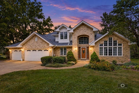 Photo of 14615 W Hickory Avenue, Lemont, IL 60439 (MLS # 12755212)