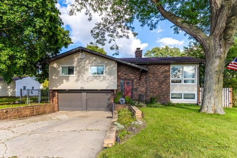 571 Nash Road Crystal Lake IL 60014