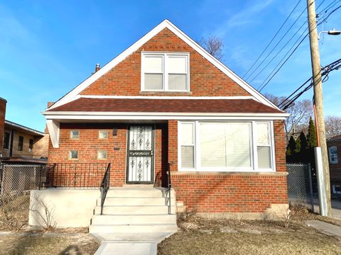 8711 S Bennett Avenue Chicago IL 60617