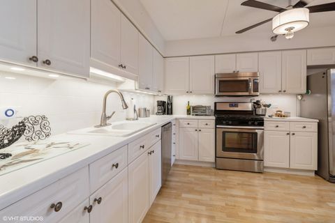Tiny photo for 7011 W Touhy Avenue #206, Niles, IL 60714 (MLS # 12490800)