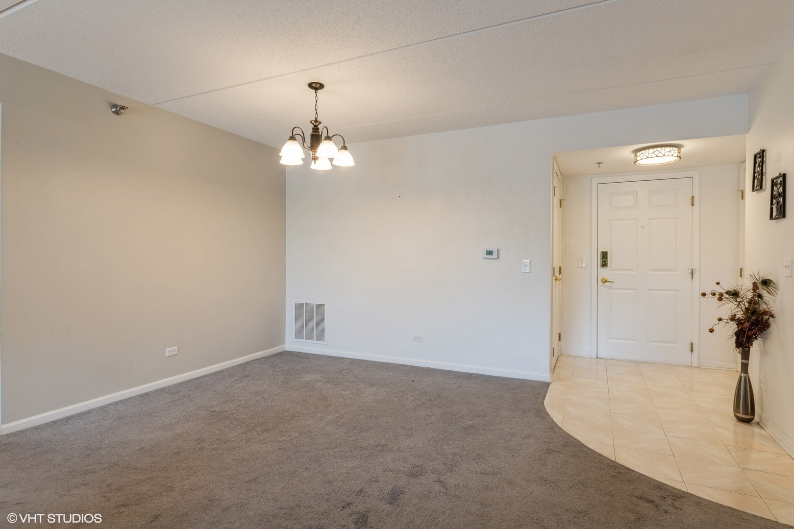 7011 W Touhy Avenue 206