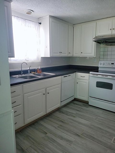 Tiny photo for 2014 Blackthorn Drive #2014, Champaign, IL 61821 (MLS # 12480748)