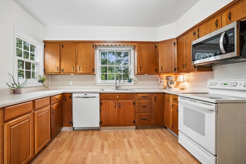 Tiny photo for 917 Holmes Street, Bettendorf, IA 52722 (MLS # 12723575)
