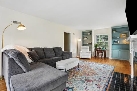 Tiny photo for 917 Holmes Street, Bettendorf, IA 52722 (MLS # 12723575)
