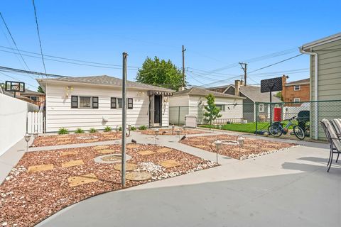 Tiny photo for 3221 N Opal Avenue, Chicago, IL 60634 (MLS # 12641156)