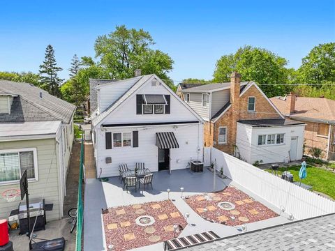 Tiny photo for 3221 N Opal Avenue, Chicago, IL 60634 (MLS # 12641156)