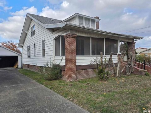 Tiny photo for 500 W SLOAN Street, Harrisburg, IL 62946 (MLS # EB460575)