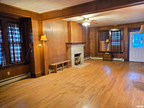 Tiny photo for 500 W SLOAN Street, Harrisburg, IL 62946 (MLS # EB460575)