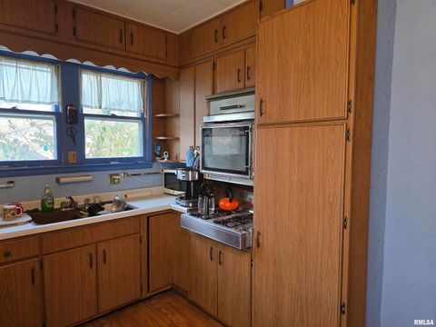 Tiny photo for 500 W SLOAN Street, Harrisburg, IL 62946 (MLS # EB460575)