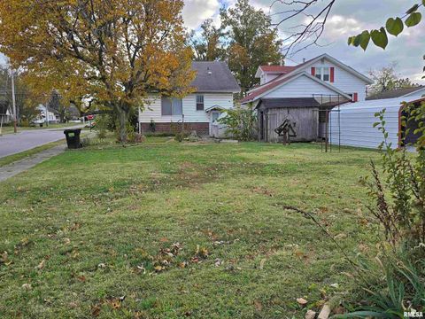 Tiny photo for 500 W SLOAN Street, Harrisburg, IL 62946 (MLS # EB460575)