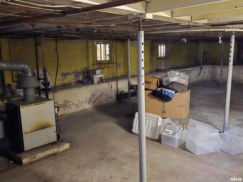 Tiny photo for 500 W SLOAN Street, Harrisburg, IL 62946 (MLS # EB460575)