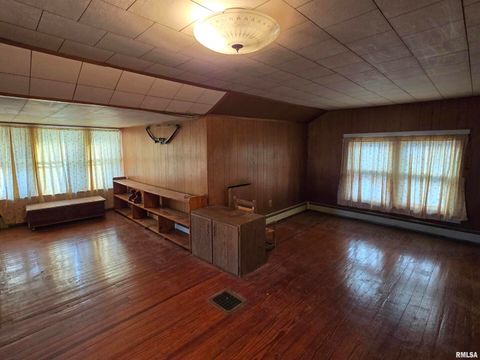 Tiny photo for 500 W SLOAN Street, Harrisburg, IL 62946 (MLS # EB460575)