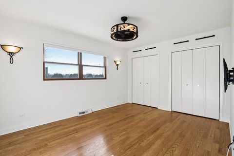 Tiny photo for 2019 E Avon Lane, Arlington Heights, IL 60004 (MLS # 12570998)