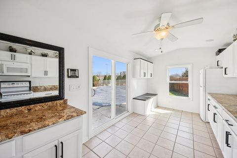 Tiny photo for 2019 E Avon Lane, Arlington Heights, IL 60004 (MLS # 12570998)