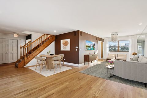 Tiny photo for 2019 E Avon Lane, Arlington Heights, IL 60004 (MLS # 12570998)