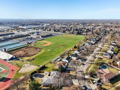 Tiny photo for 2019 E Avon Lane, Arlington Heights, IL 60004 (MLS # 12570998)