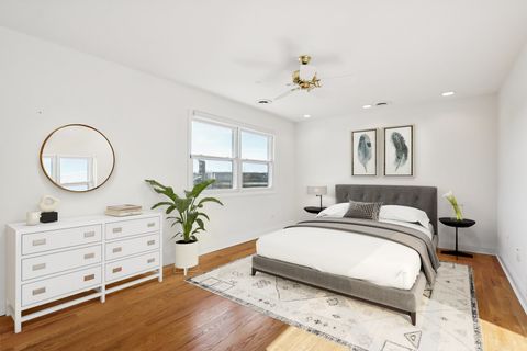 Tiny photo for 2019 E Avon Lane, Arlington Heights, IL 60004 (MLS # 12570998)