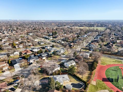 Tiny photo for 2019 E Avon Lane, Arlington Heights, IL 60004 (MLS # 12570998)