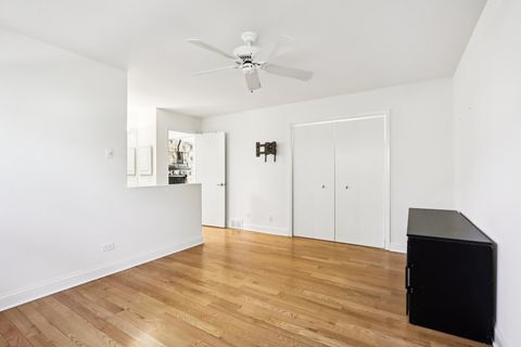 Tiny photo for 2019 E Avon Lane, Arlington Heights, IL 60004 (MLS # 12570998)