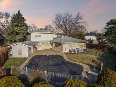 Tiny photo for 2019 E Avon Lane, Arlington Heights, IL 60004 (MLS # 12570998)